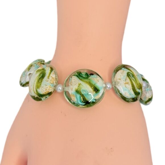 Green Swirl Glass Lamp Beaded Bracelet 6.25” Silver Tone Faux Pearls - Picture 6 of 8